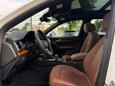 Certified 2023 Audi Q5 2.0T Premium w/ Convenience Package AWD/4WD image 16