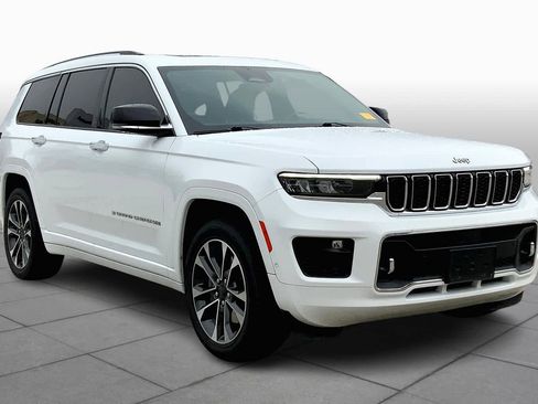 Used 2022 Jeep Grand Cherokee L Overland w/ Luxury Tech Group IV AWD/4WD image 3