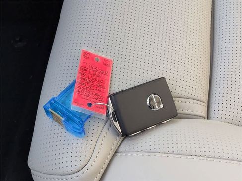 New 2026 Volvo XC60 B5 Ultra w/ Protection Package Premier image 34