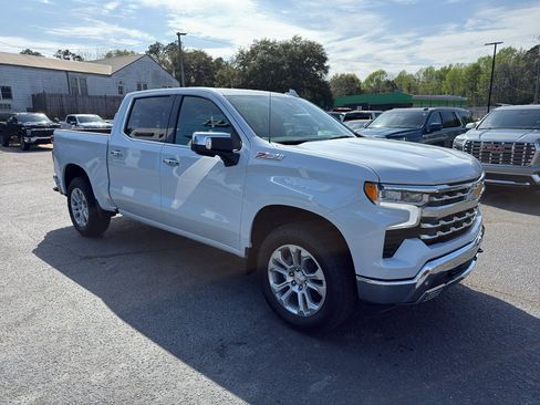 New 2026 Chevrolet Silverado 1500 LTZ w/ LTZ Premium Package AWD/4WD image 7