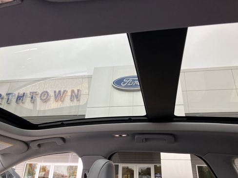 Used 2022 Lincoln Corsair Reserve w/ Equipment Group 201A image 20