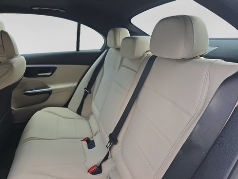 Used 2025 Mercedes-Benz C 300 4MATIC Sedan image 25