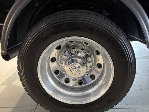 Used 2024 RAM 5500 Tradesman image 18