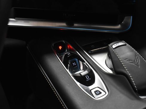 Used 2022 Chevrolet Corvette Stingray Premium Cpe w/ Body-Color Dual Roof Package image 15