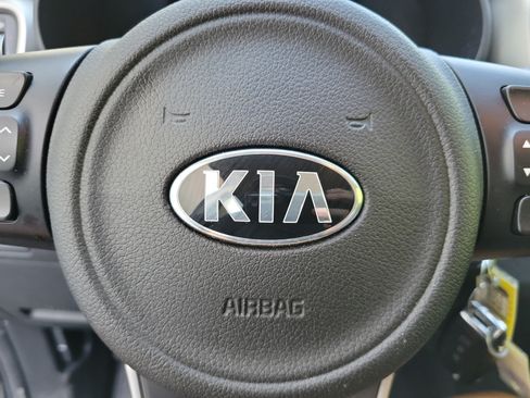 Used 2018 Kia Sorento AWD image 21