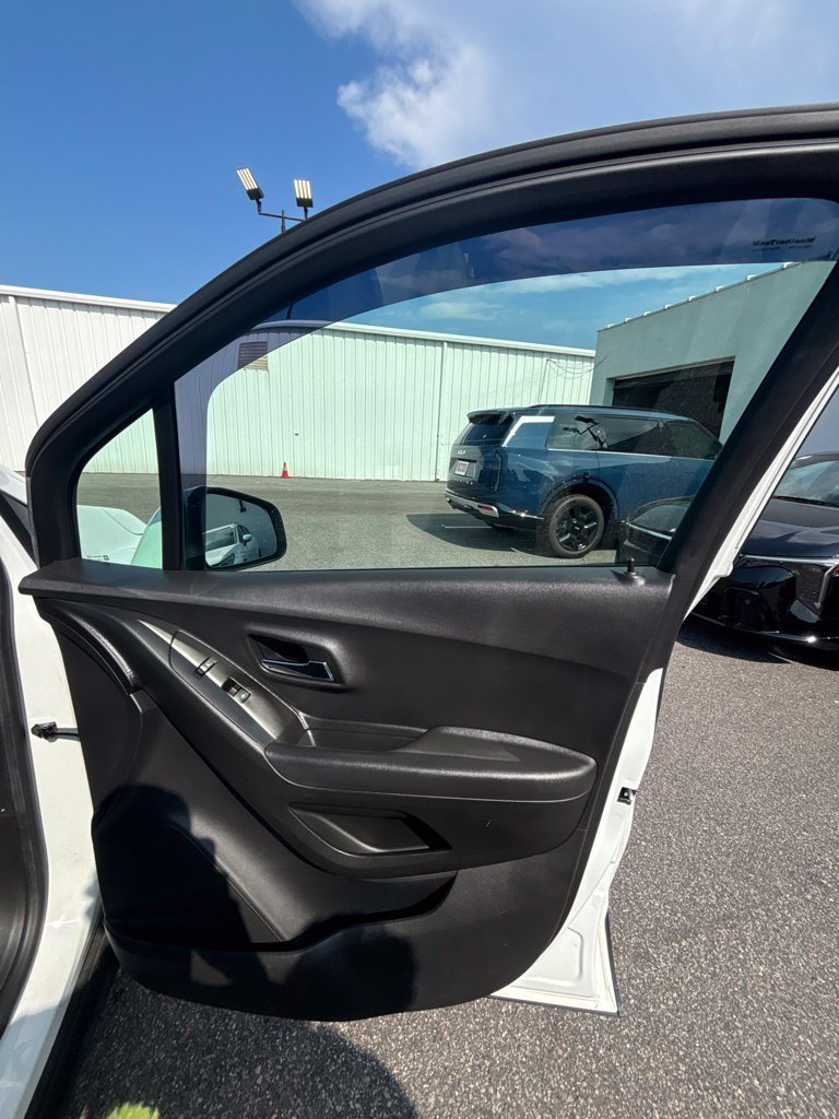 Used 2019 Chevrolet Trax LT w/ LT Convenience Package FWD image 22