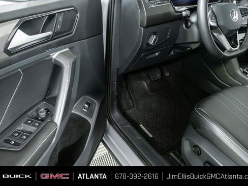 Used 2024 Volkswagen Tiguan SE AWD/4WD image 7