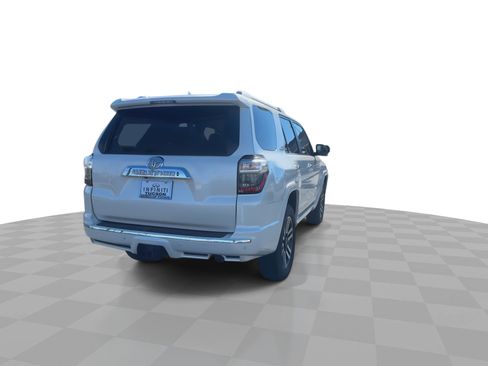 Used 2015 Toyota 4Runner SR5 image 7