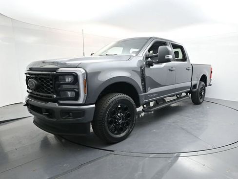 Used 2026 Ford F350 XLT w/ XLT Premium Package AWD/4WD image 3