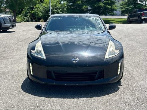 Used 2017 Nissan 370Z Touring RWD image 9