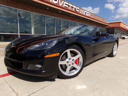 Used 2006 Chevrolet Corvette Convertible w/ Preferred Equipment Group RWD image 1