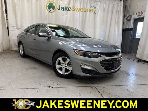 Used 2024 Chevrolet Malibu LT image 1