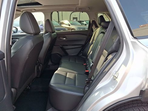 Used 2024 Nissan Rogue SV w/ SV Premium Package AWD/4WD image 10