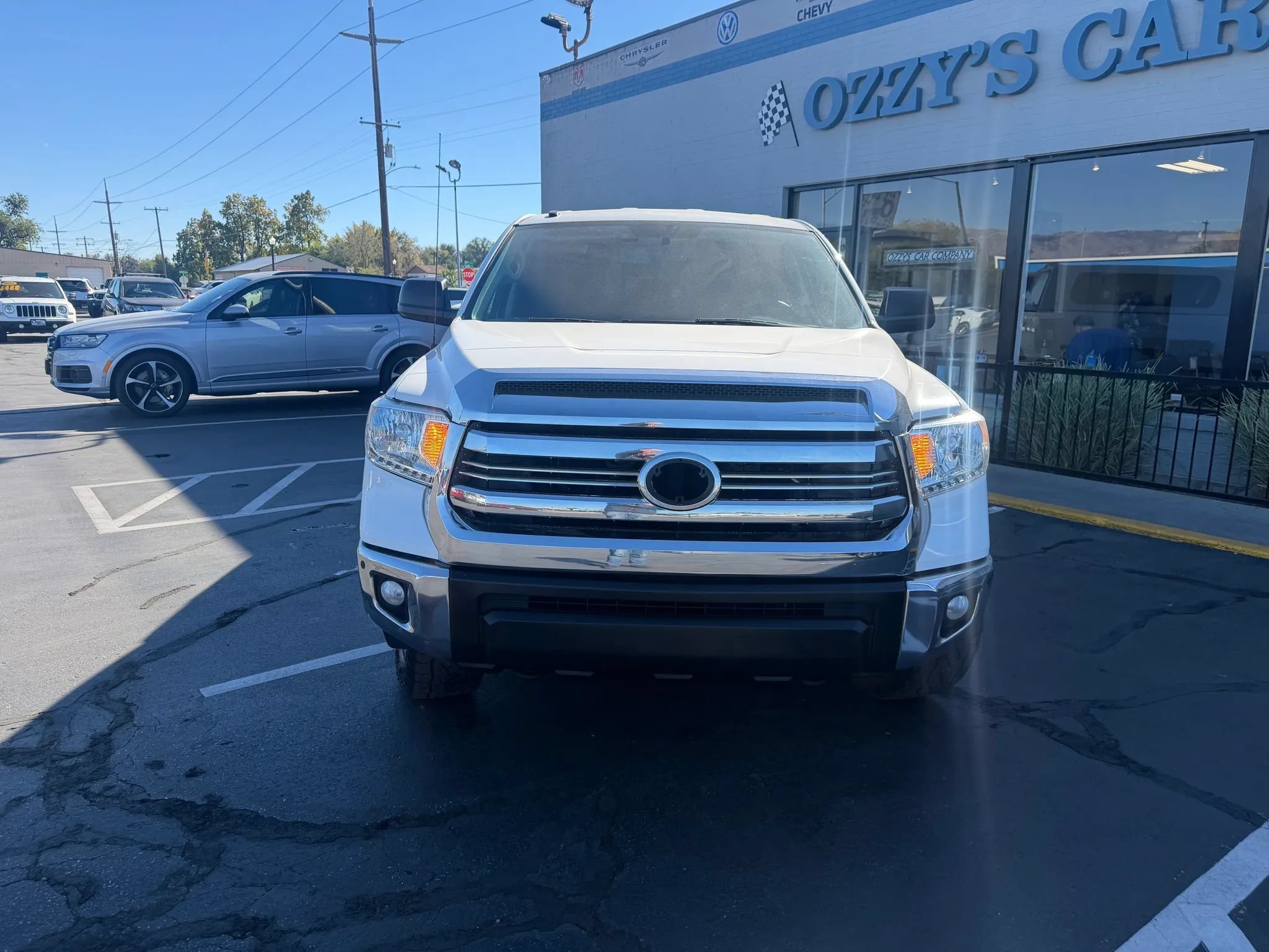 Used 2017 Toyota Tundra SR5 AWD/4WD image 3