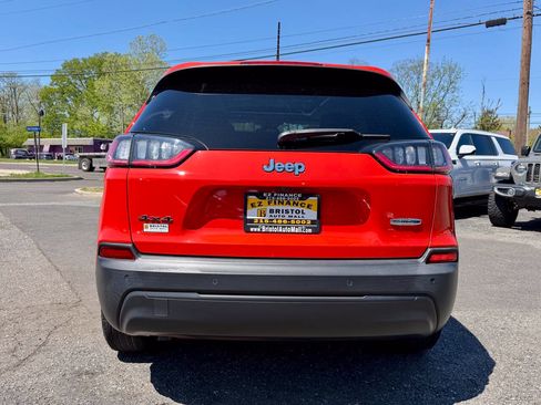 Used 2021 Jeep Cherokee Latitude Plus w/ Sun & Sound Group AWD/4WD image 9