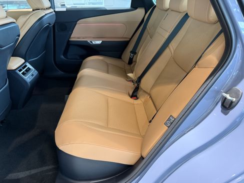 New 2026 Lexus ES 350e FWD image 27