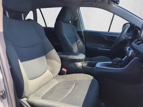 Used 2022 Toyota RAV4 LE FWD image 30