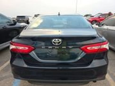 Used 2020 Toyota Camry LE FWD image 5