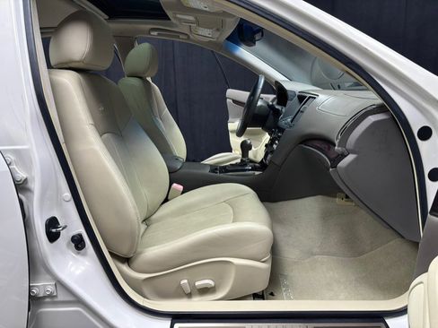 Used 2011 INFINITI G37 x Sedan w/ Premium Pkg image 27