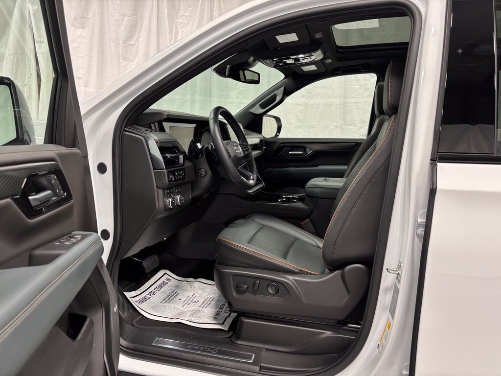 Used 2026 GMC Yukon XL AT4 AWD/4WD image 10