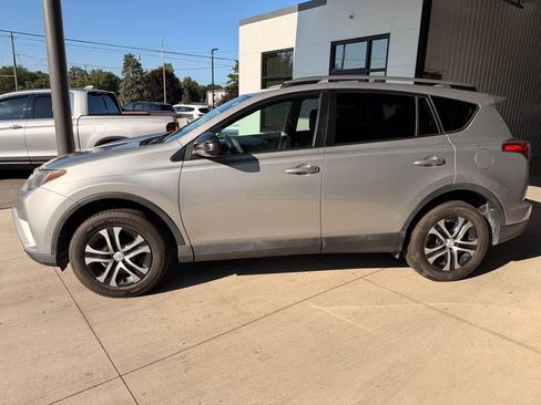 Used 2018 Toyota RAV4 LE w/ All Weather Liner Package AWD/4WD image 4