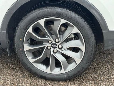 Used 2023 Lincoln Nautilus Reserve image 7