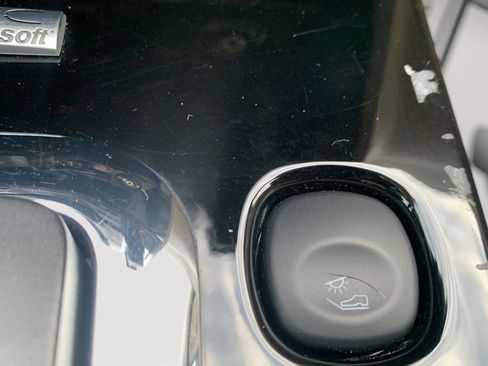 Used 2012 Ford Escape Limited image 9