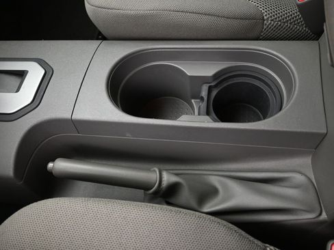 Used 2021 Nissan Frontier SV w/ Midnight Edition Floor Mats image 13