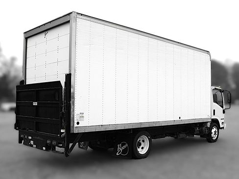 Used 2019 Isuzu NPR RWD image 5