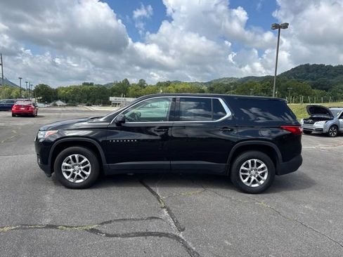 Used 2020 Chevrolet Traverse LS w/ LPO, Floor Liner Package FWD image 5