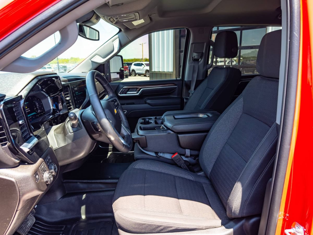 Used 2026 Chevrolet Silverado 3500 LT w/ All Star Edition AWD/4WD image 8