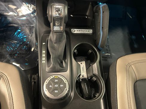 Used 2022 Ford Bronco Wildtrak AWD/4WD image 18