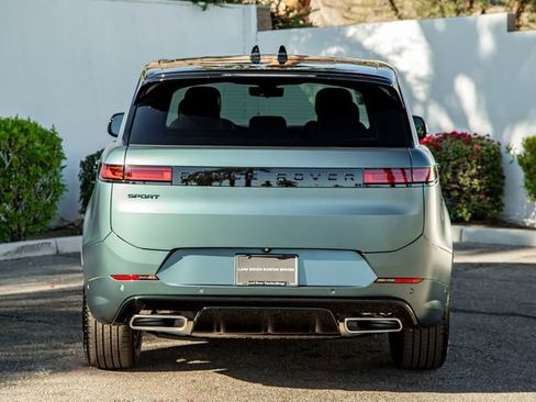 New 2025 Land Rover Range Rover Sport Dynamic SE AWD/4WD image 8
