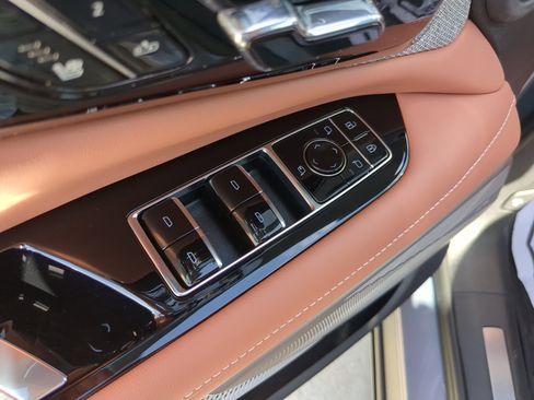 New 2026 Cadillac Optiq Luxury 2 image 18