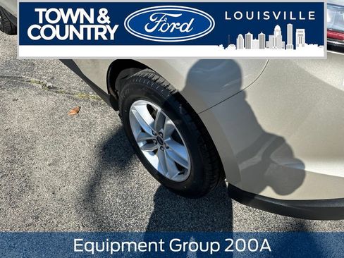 Used 2018 Ford Edge SEL FWD image 5