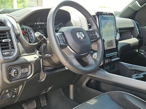 Used 2024 RAM 1500 Laramie AWD/4WD image 10