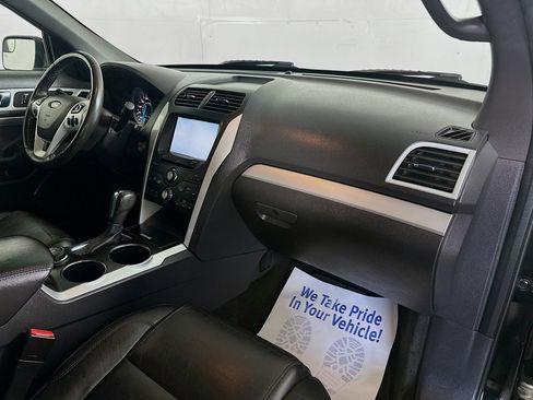 Used 2011 Ford Explorer XLT w/ 202A Rapid Spec Order Code AWD/4WD image 29