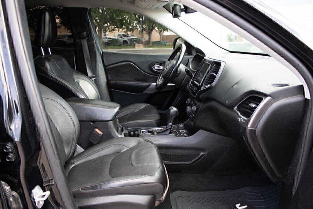 Used 2021 Jeep Cherokee Limited AWD/4WD image 34