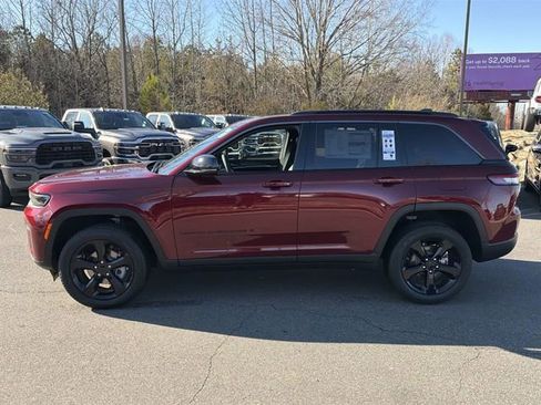 New 2026 Jeep Grand Cherokee Limited w/ Limited Altitude Package image 10