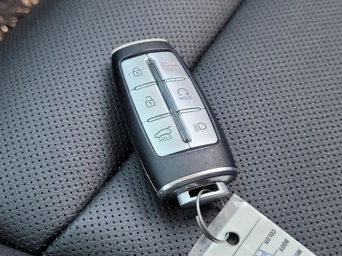 Used 2022 Genesis GV70 2.5T w/ Select Package image 24