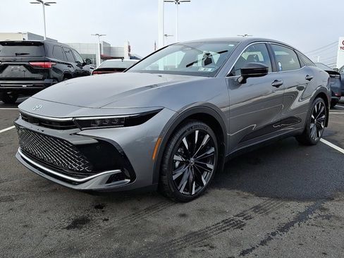 New 2026 Toyota Crown Platinum image 3