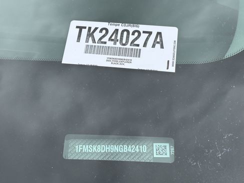 Used 2022 Ford Explorer XLT w/ Equipment Group 202A AWD/4WD image 34