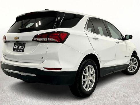 Used 2024 Chevrolet Equinox LT image 2