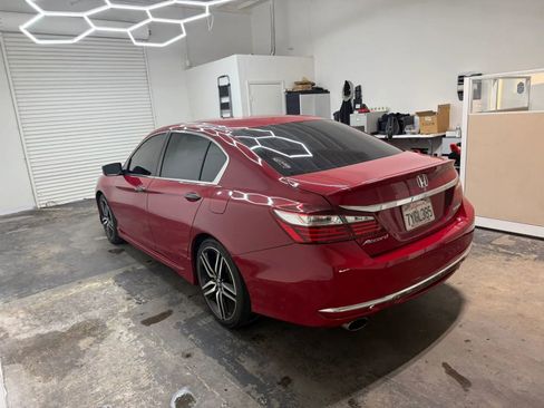 Used 2017 Honda Accord Sport image 7