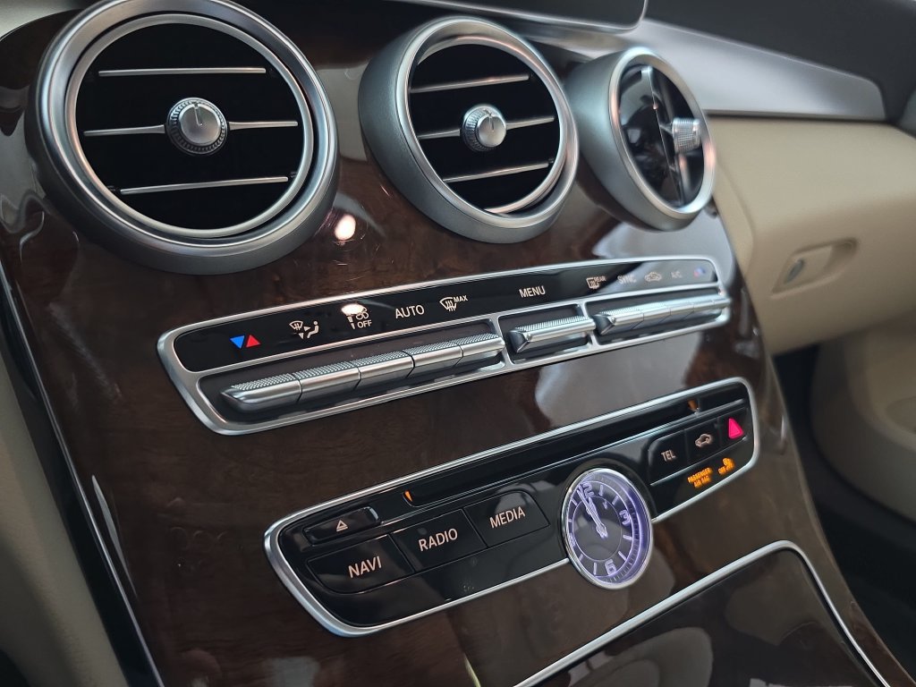 Used 2015 Mercedes-Benz C 300 4MATIC Sedan image 24