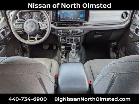 Used 2024 Jeep Wrangler Unlimited Sport AWD/4WD image 22
