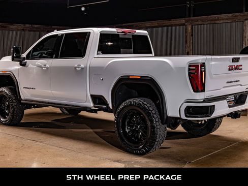 Used 2025 GMC Sierra 3500 AT4 image 7