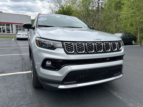 Used 2025 Jeep Compass Limited AWD/4WD image 11