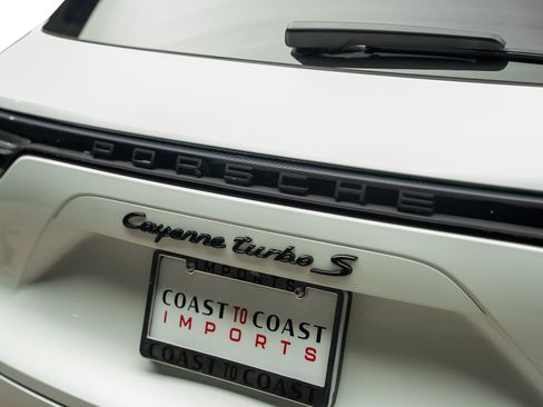 Used 2022 Porsche Cayenne Turbo S AWD/4WD image 14