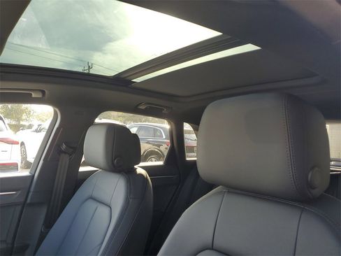 New 2025 Audi Q3 2.0T Premium image 15